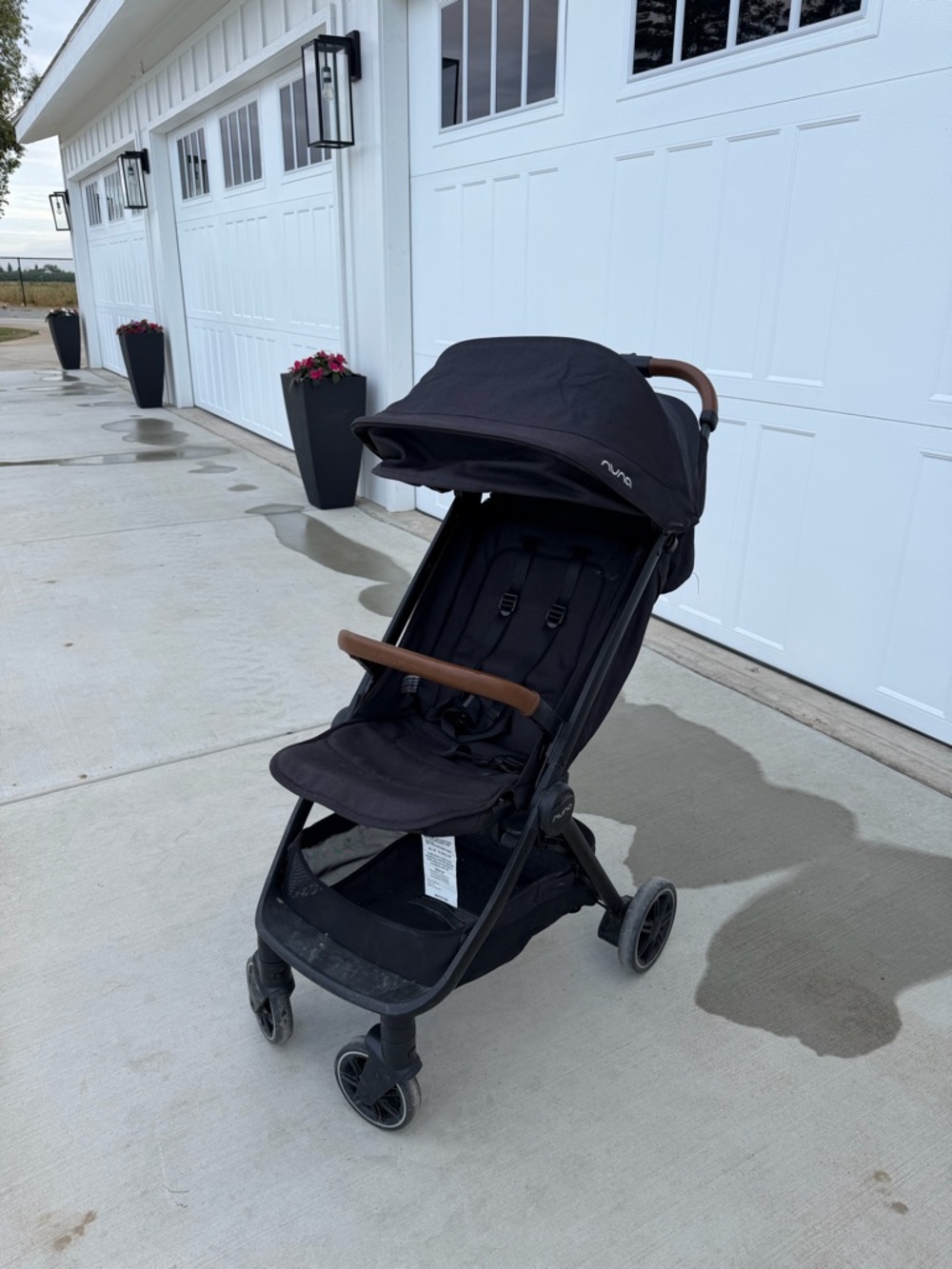 Nuna Trvl strolled